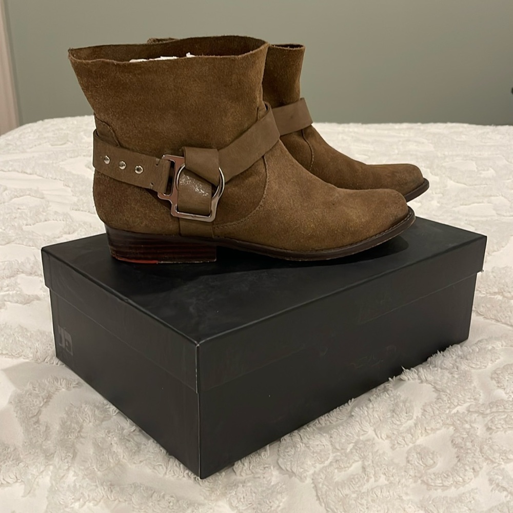 Amazing Joe’s, suede bootie!